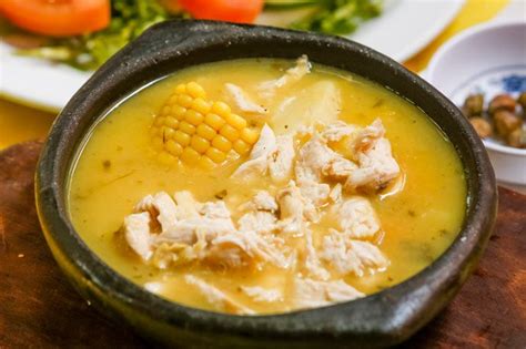   Ajiaco ¿Degustará este Sopas de Pollo Colombiana con un Giro?